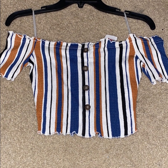 Crop top from Love tree - Picture 1 of 3